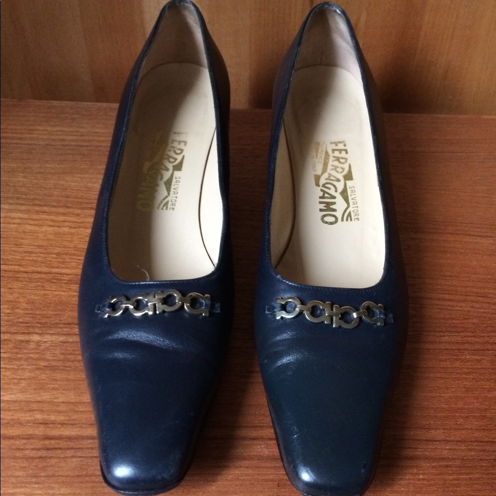 Salvatore Ferragamo shoes heels pumps navy classic